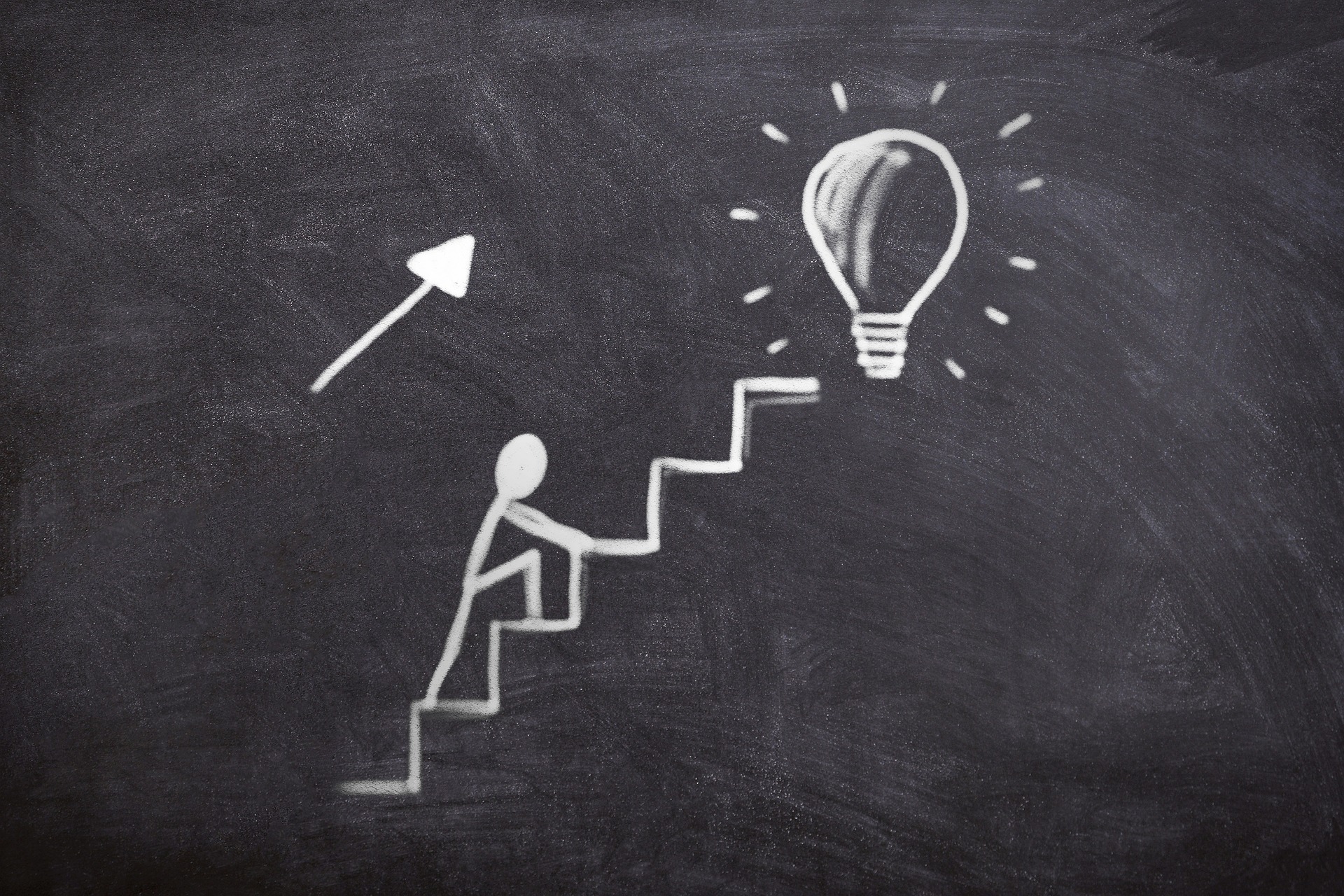 Treppe zu Glühbirne_von Pixabay_Adrian_athree23 Schritte zur Innovation
